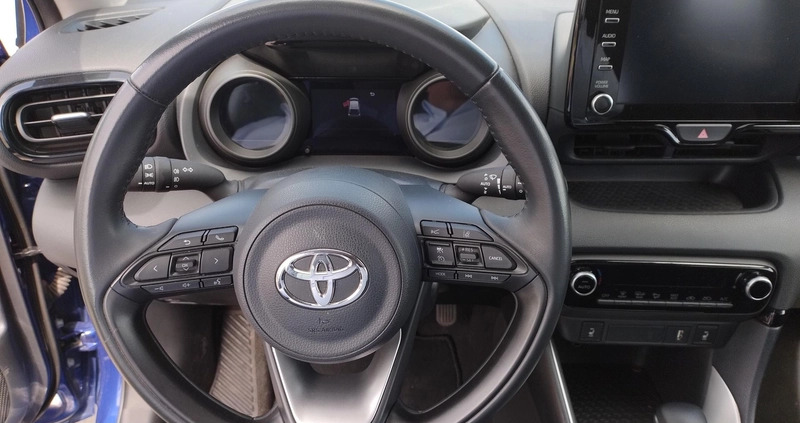 Toyota Yaris cena 85900 przebieg: 75000, rok produkcji 2021 z Piwniczna-Zdrój małe 172